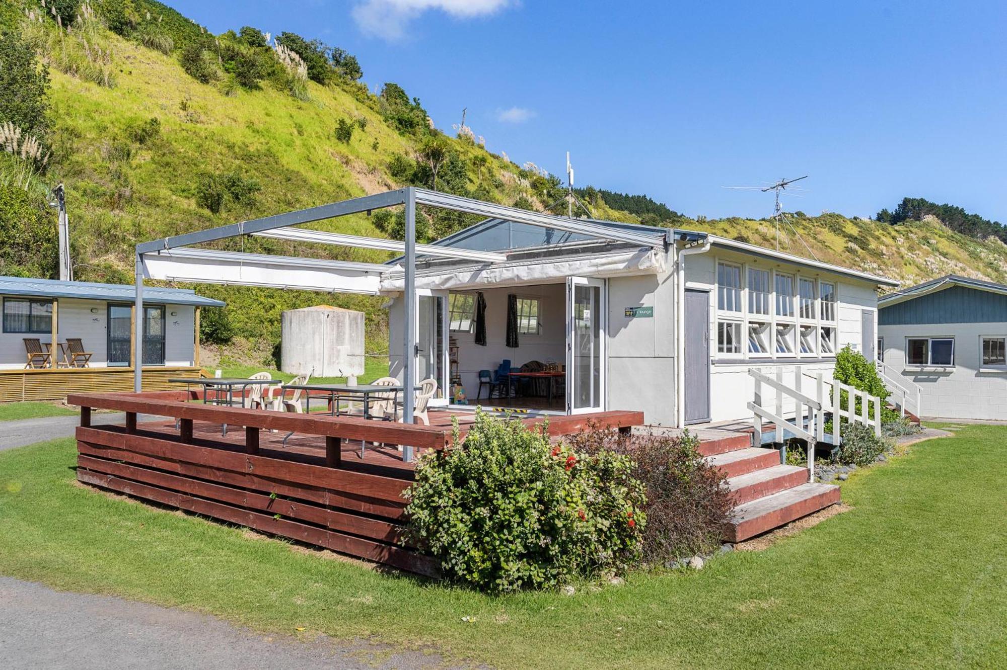 Port Waikato Holiday Park Exterior photo