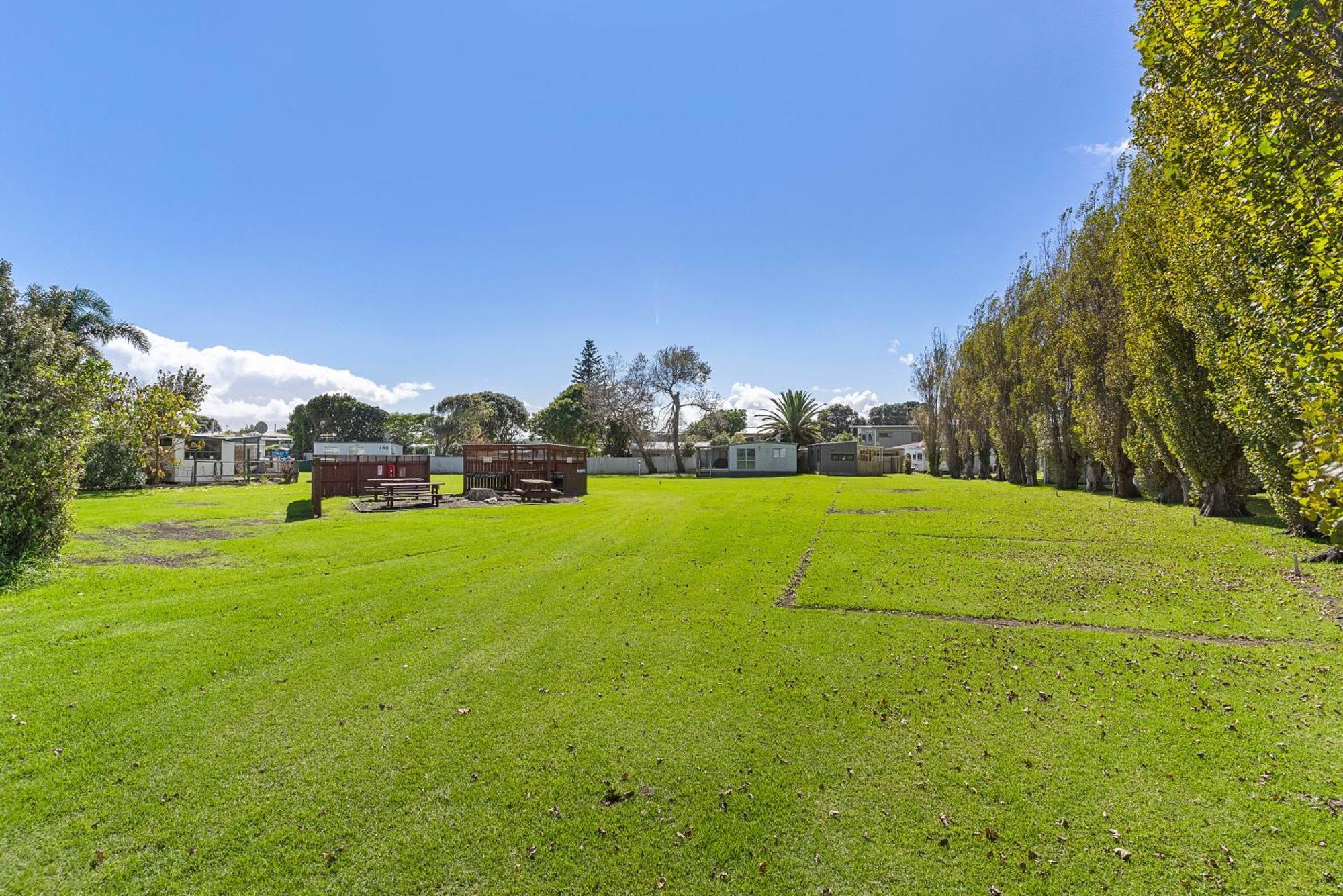 Port Waikato Holiday Park Exterior photo