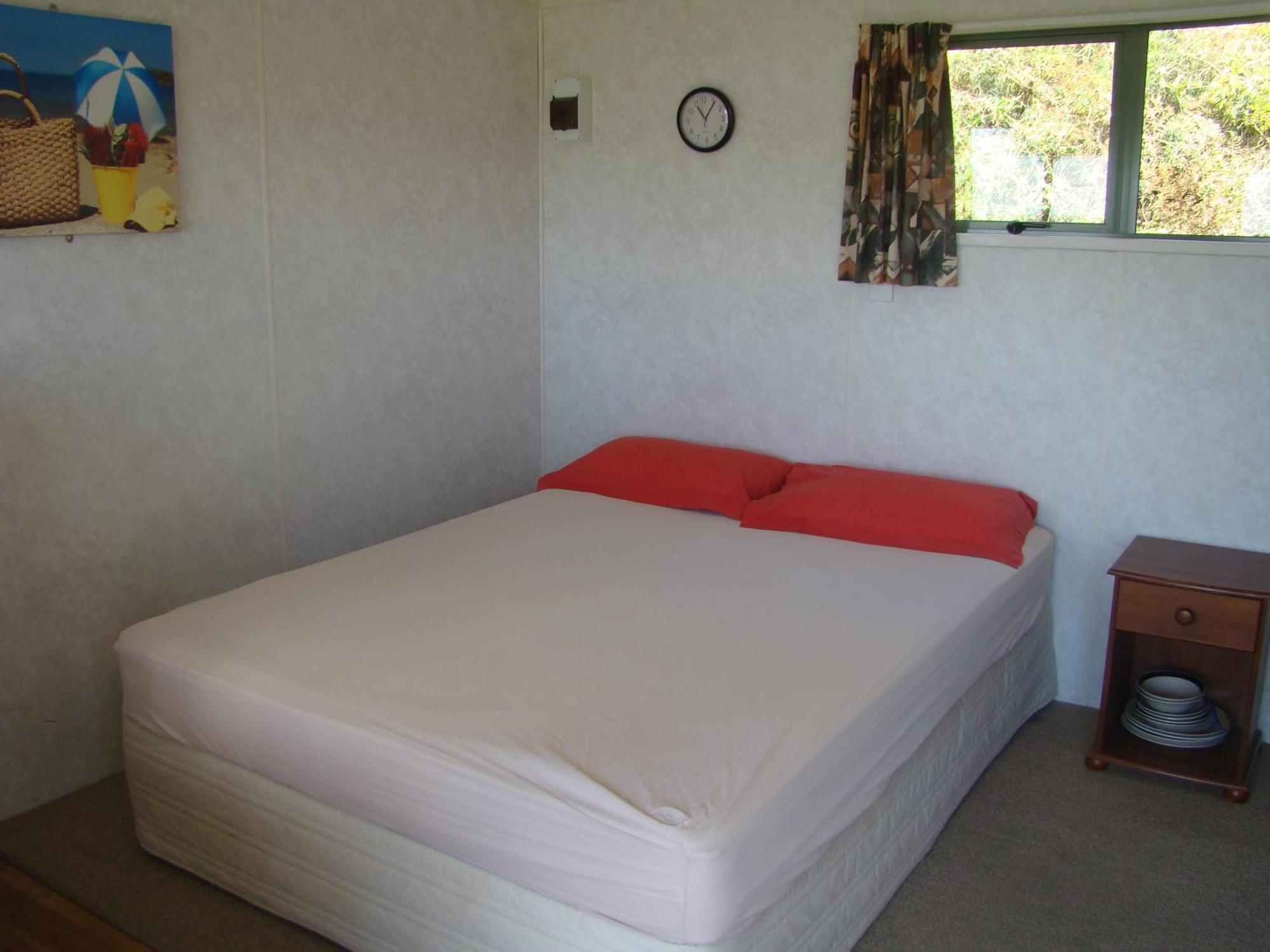 Port Waikato Holiday Park Room photo