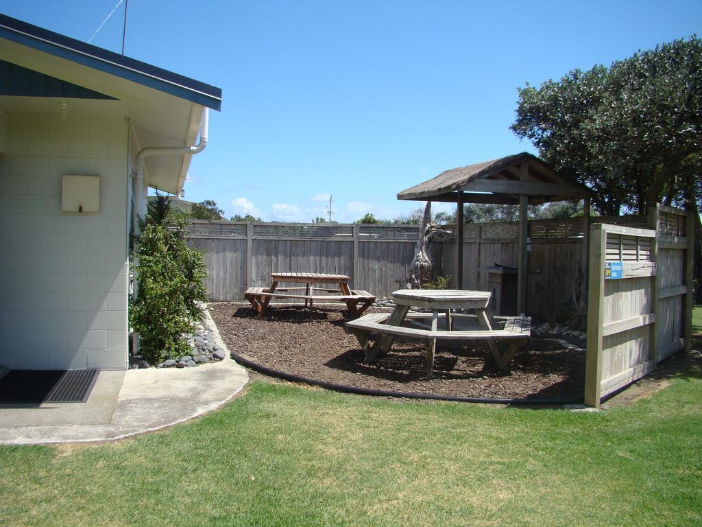 Port Waikato Holiday Park Exterior photo